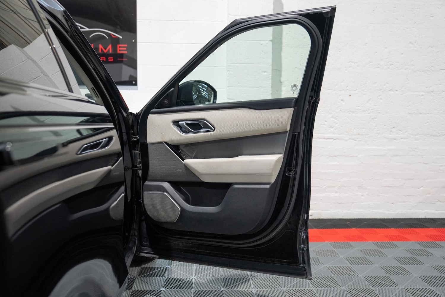 Used Land Rover Range Rover Velar 2018 for sale - 76572702: Photo 21