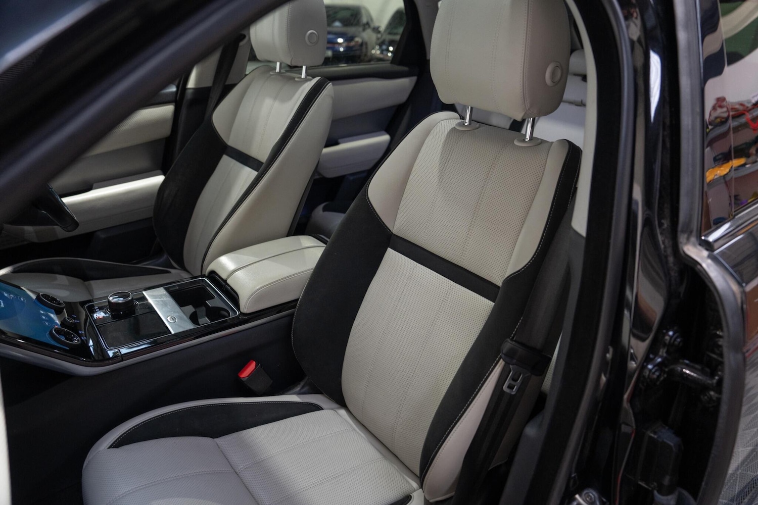 Used Land Rover Range Rover Velar 2018 for sale - 76572702: Photo 27