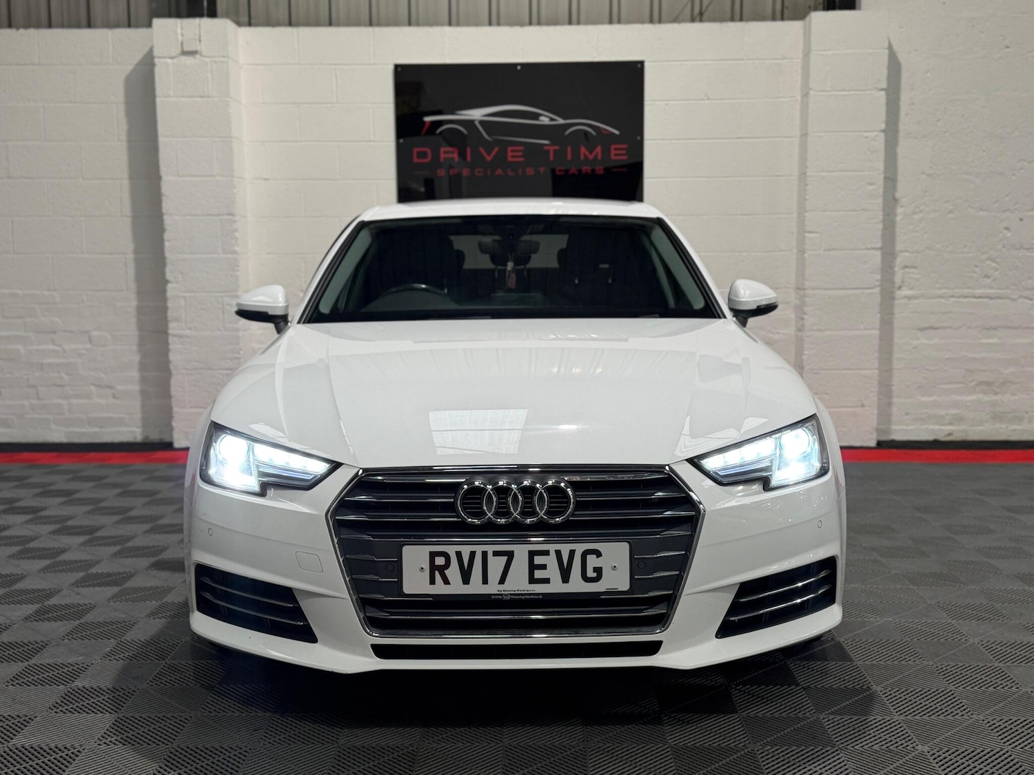 Used Audi A4 2017 for sale - 77646180: Photo 2