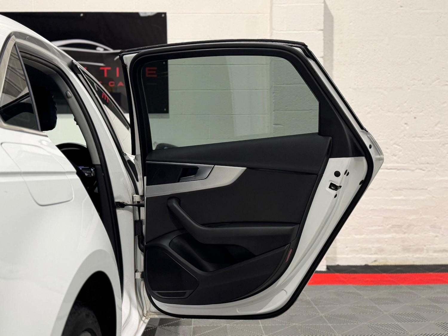 Used Audi A4 2017 for sale - 77646180: Photo 22