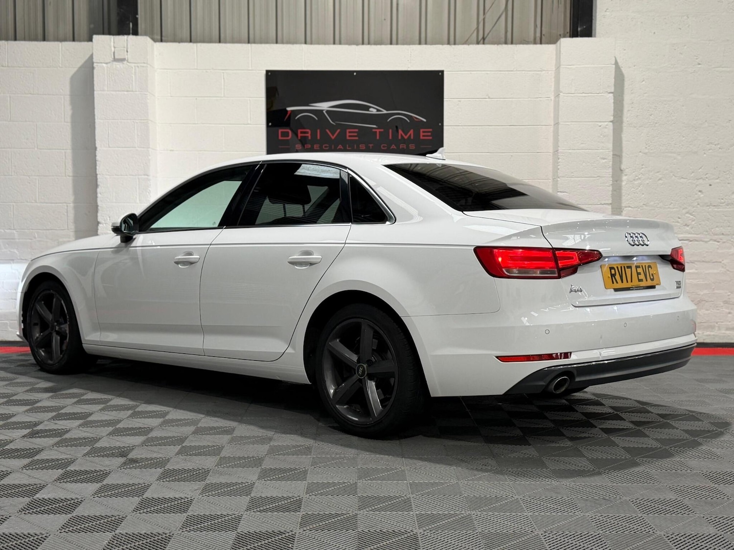 Used Audi A4 2017 for sale - 77646180: Photo 4