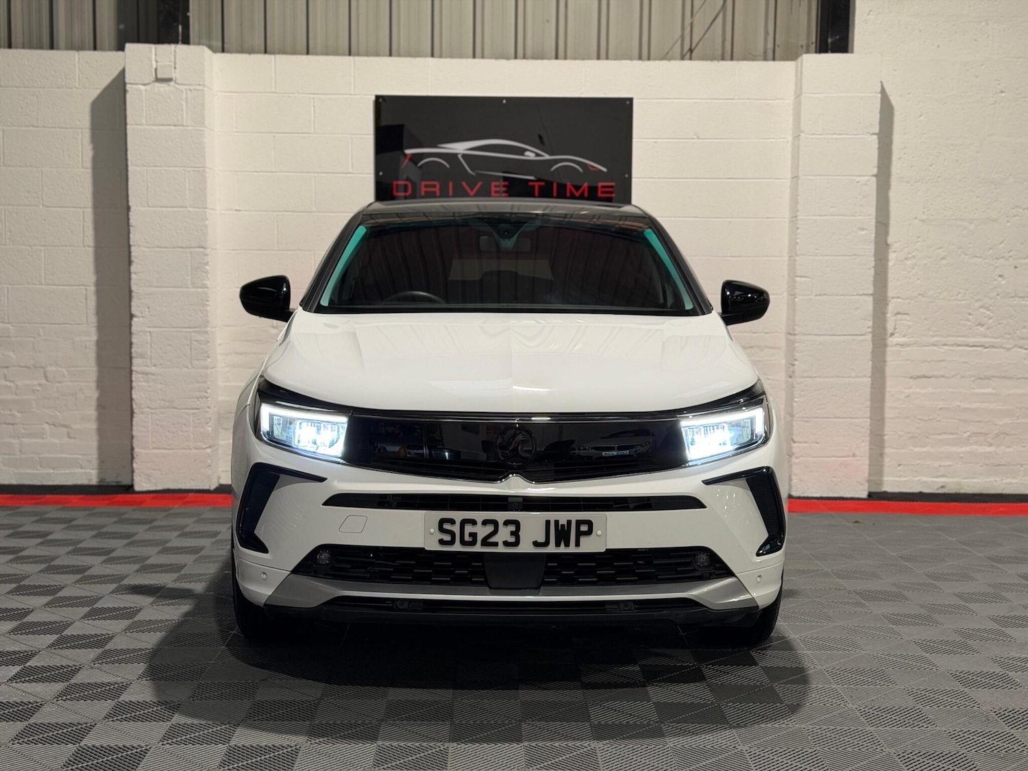 Used Vauxhall Grandland 2023 for sale - 76952468: Photo 2