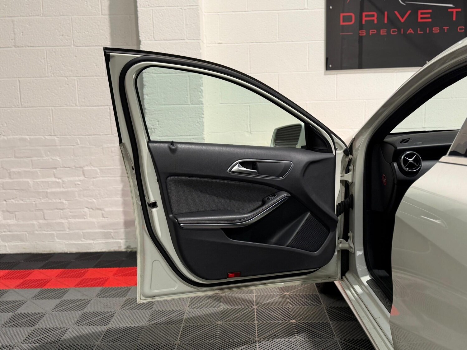 Used Mercedes-Benz A-Class 2014 for sale - 77469208: Photo 23