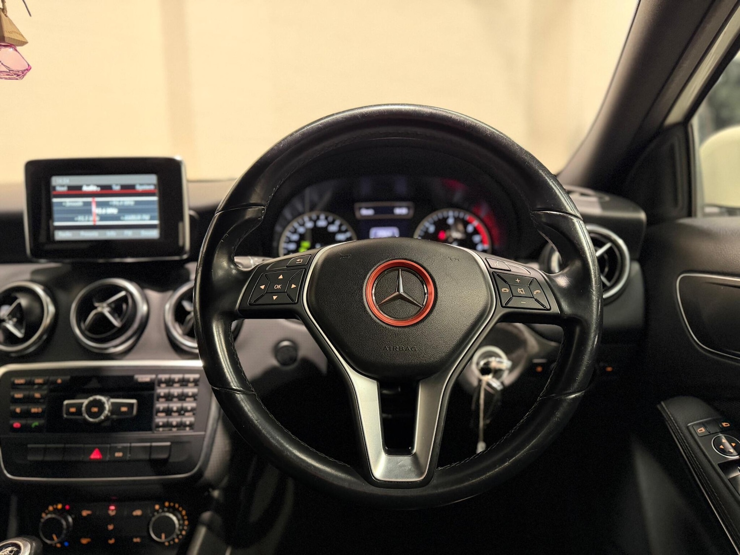 Used Mercedes-Benz A-Class 2014 for sale - 77469208: Photo 32