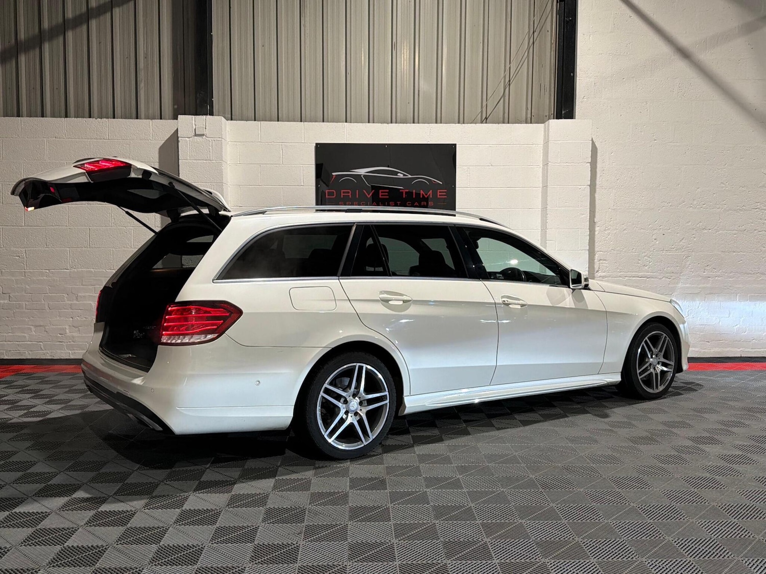 Used Mercedes-Benz E Class 2014 for sale - 77203446: Photo 8