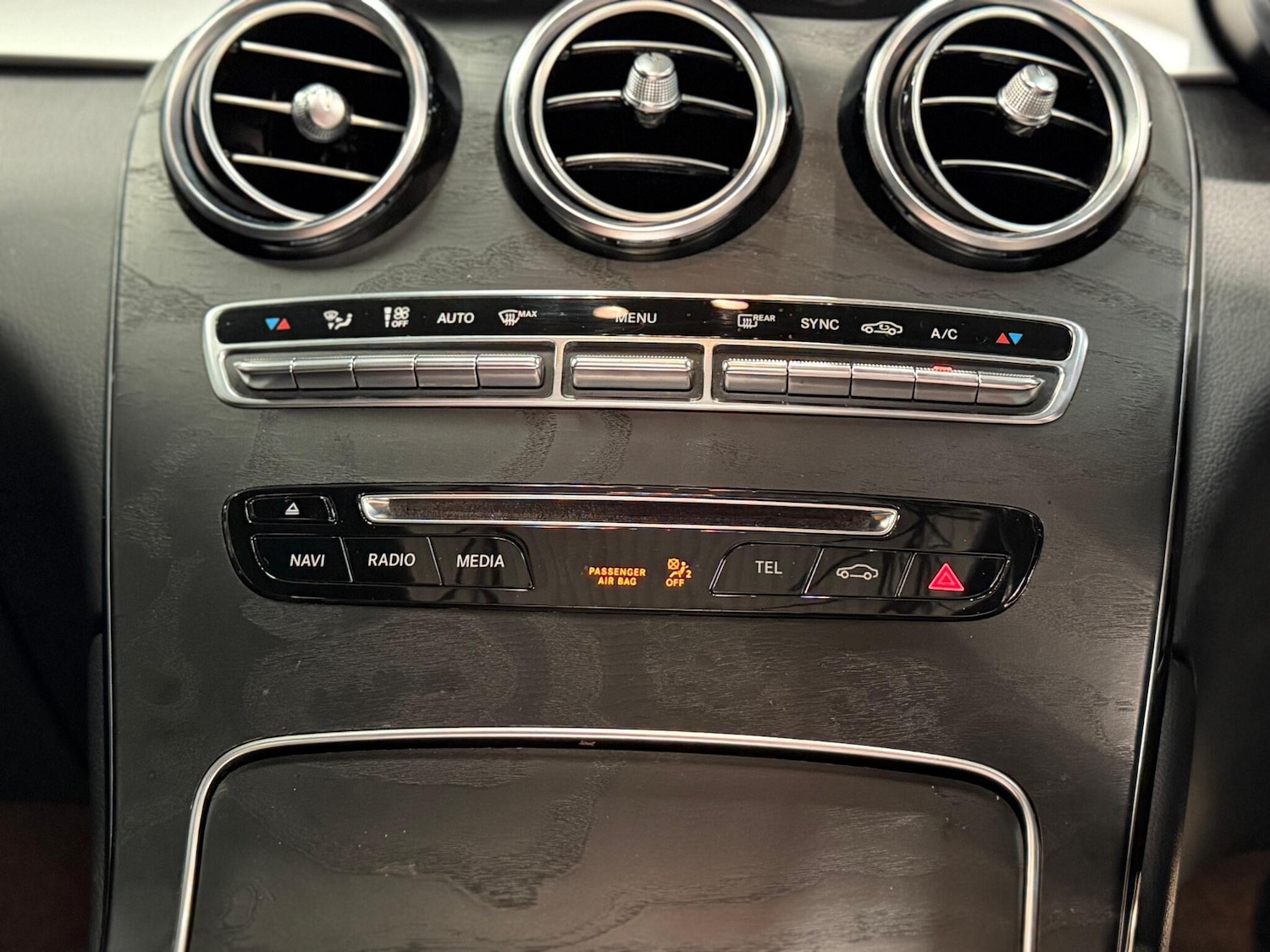 Used Mercedes-Benz GLC 2017 for sale - 77925604: Photo 17