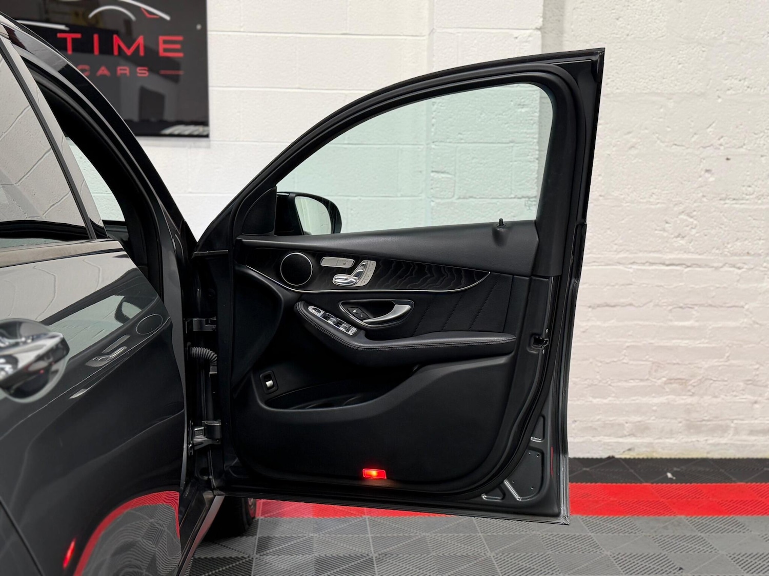 Used Mercedes-Benz GLC 2017 for sale - 77925604: Photo 19