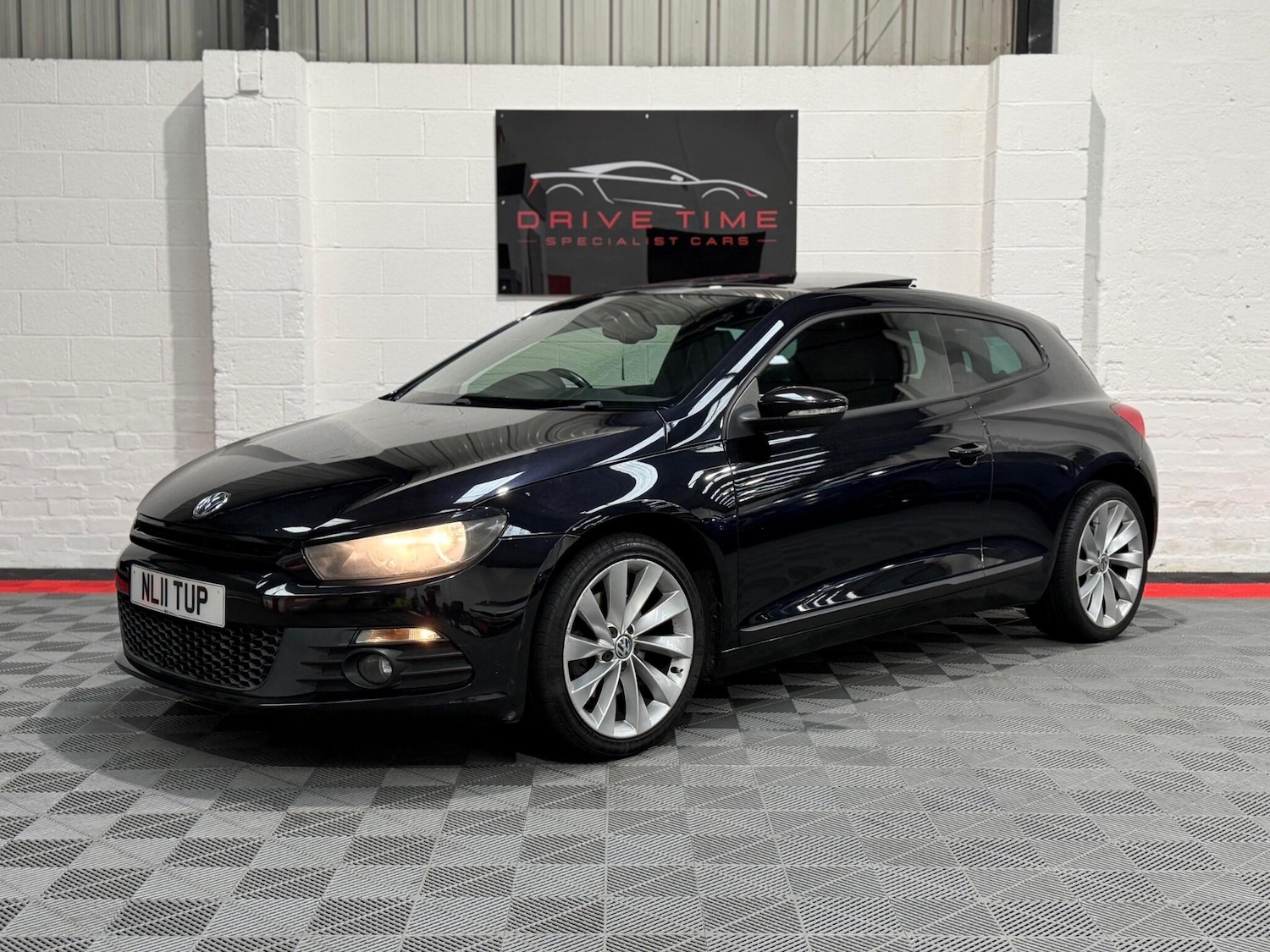 Used Volkswagen Scirocco for sale - 77684143: Photo 2