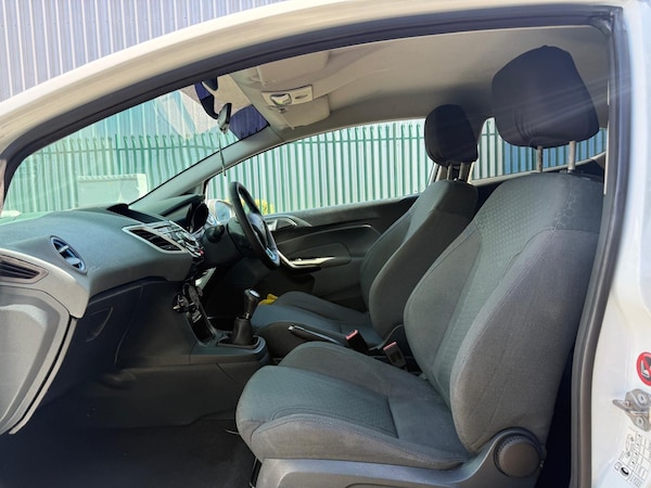Used Ford Fiesta 2011 for sale - 76251017: Photo 24