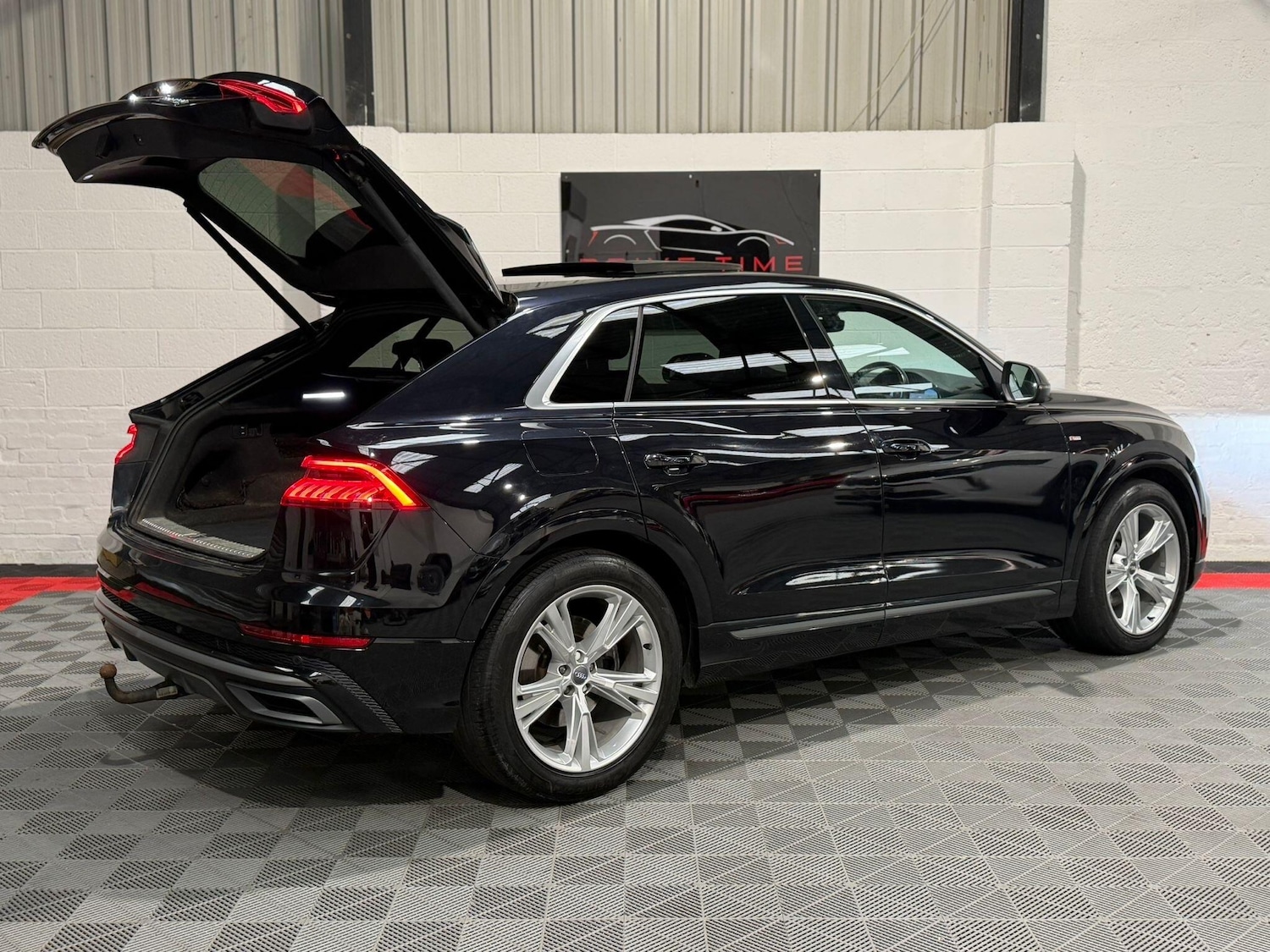 Used Audi Q8 2019 for sale - 78034851: Photo 15