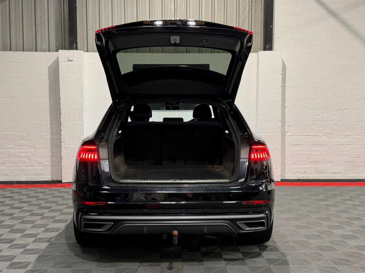 Used Audi Q8 2019 for sale - 78034851: Photo 37