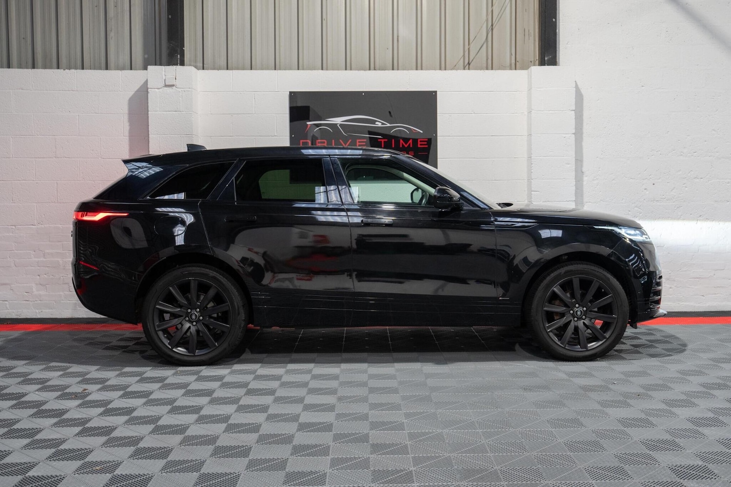 Used Land Rover Range Rover Velar 2018 for sale - 76688948: Photo 12