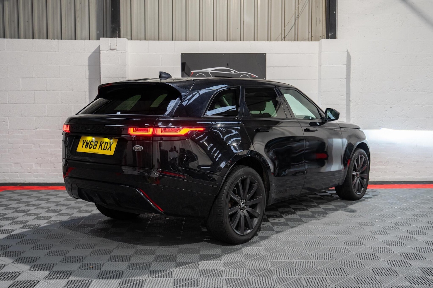 Used Land Rover Range Rover Velar 2018 for sale - 76688948: Photo 13