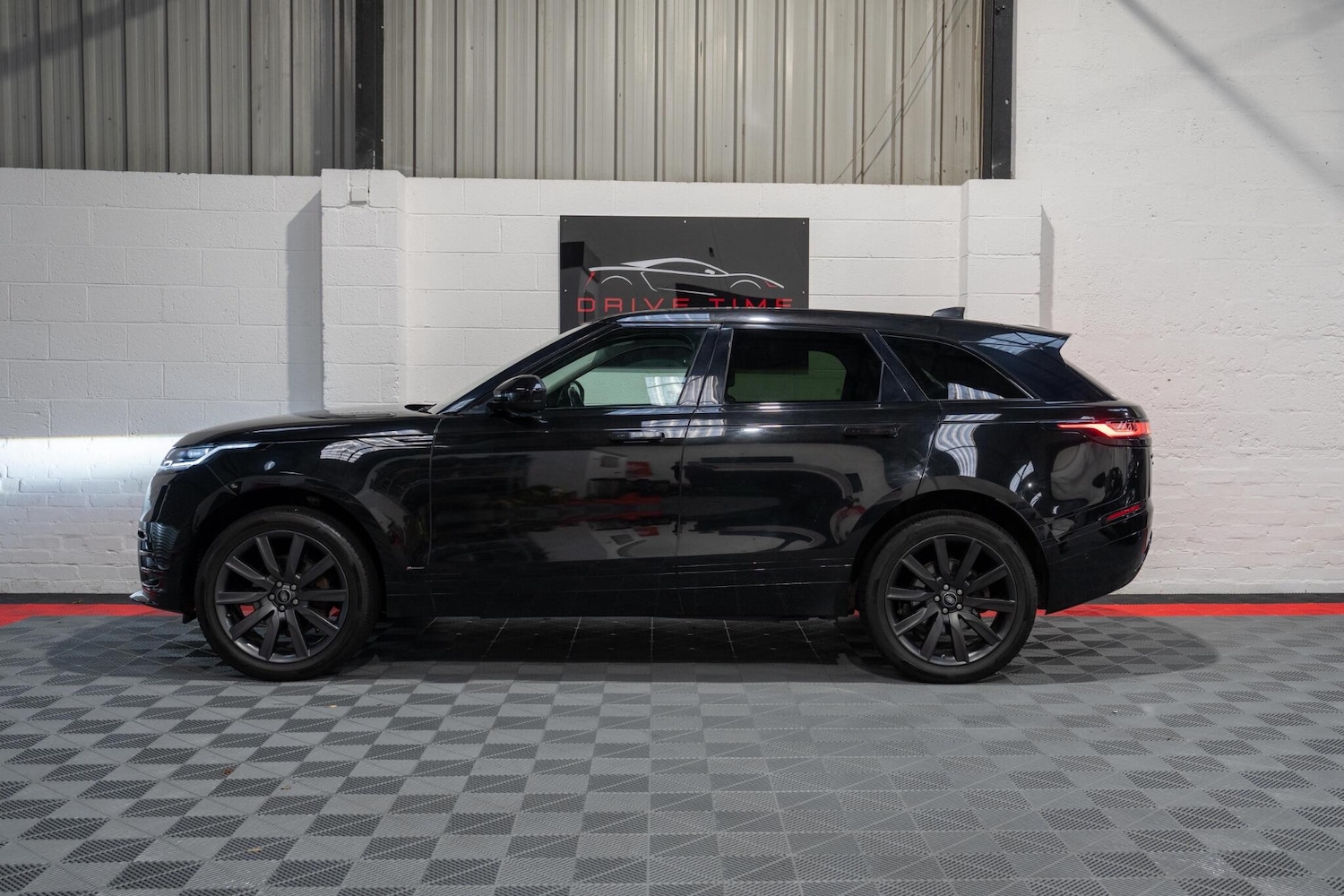 Used Land Rover Range Rover Velar 2018 for sale - 76688948: Photo 8