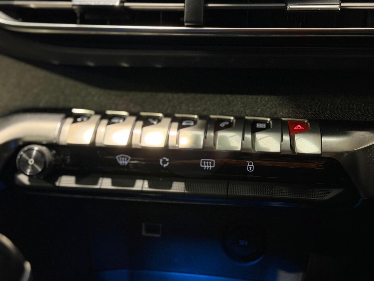 Used Peugeot 3008 2018 for sale - 77646635: Photo 44