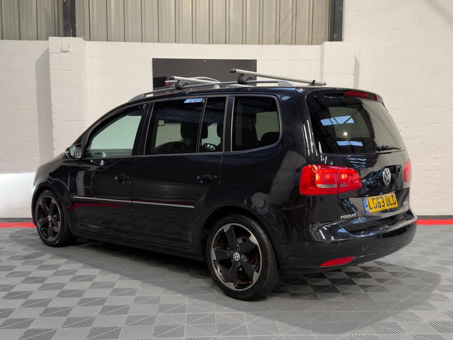 Used Volkswagen Touran for sale - 76727624: Photo 10