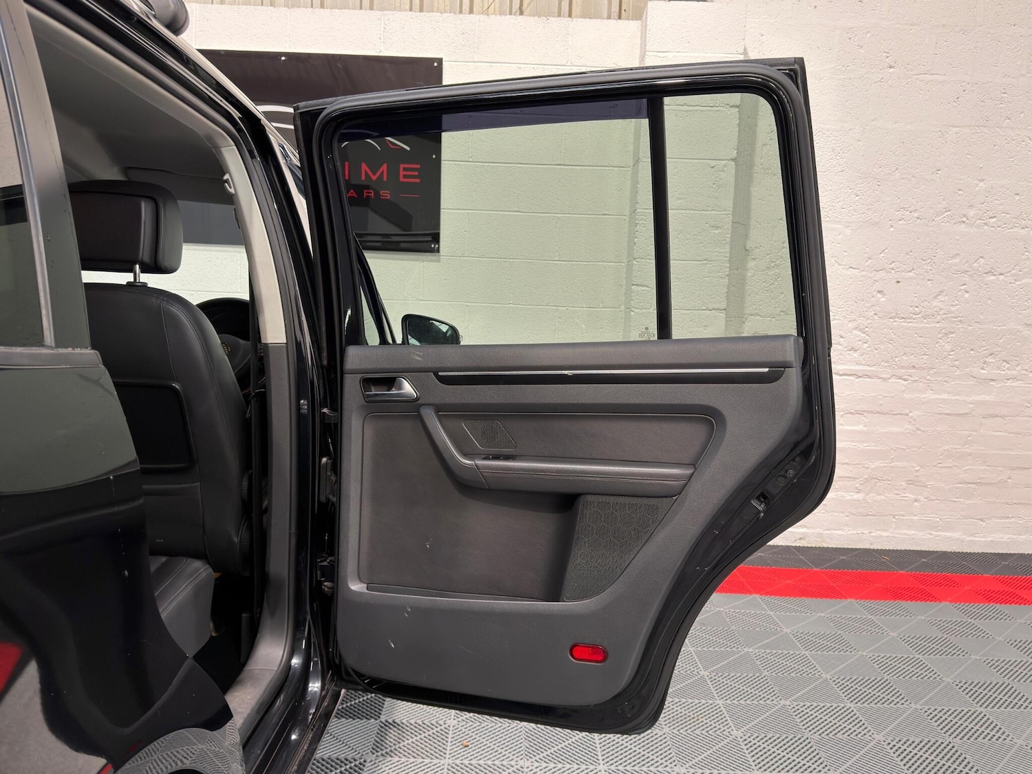 Used Volkswagen Touran for sale - 76727624: Photo 23