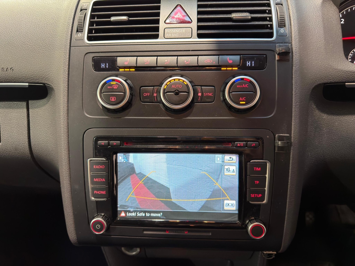 Used Volkswagen Touran for sale - 76727624: Photo 32