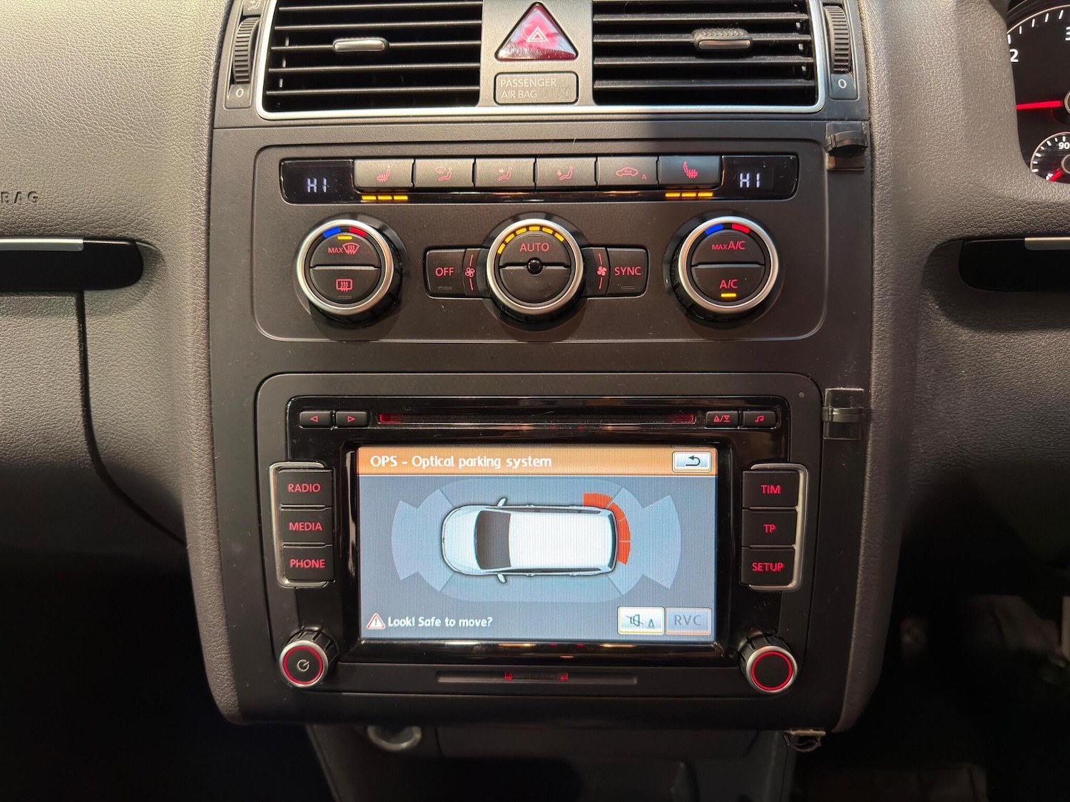 Used Volkswagen Touran for sale - 76727624: Photo 33