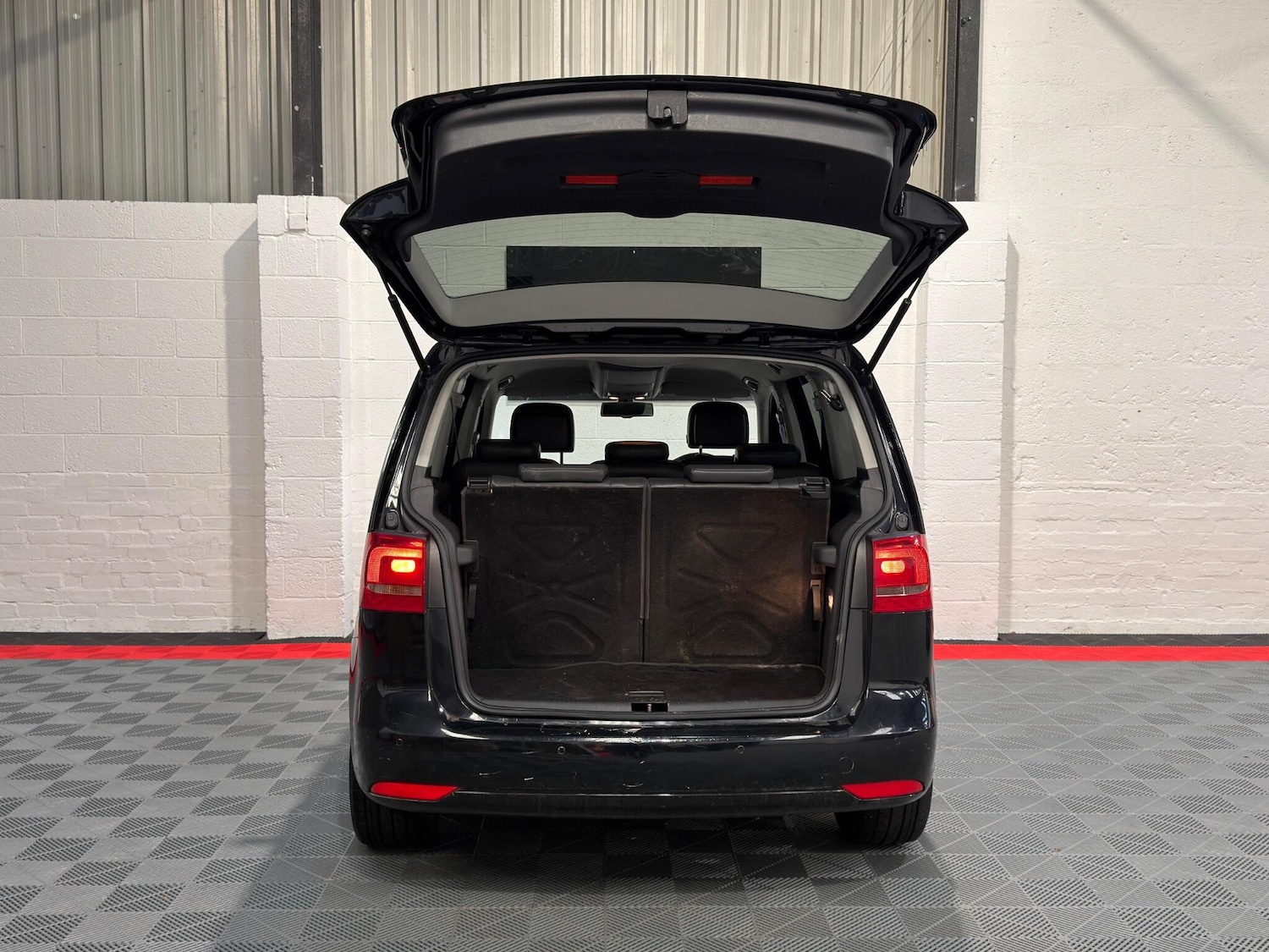 Used Volkswagen Touran for sale - 76727624: Photo 42