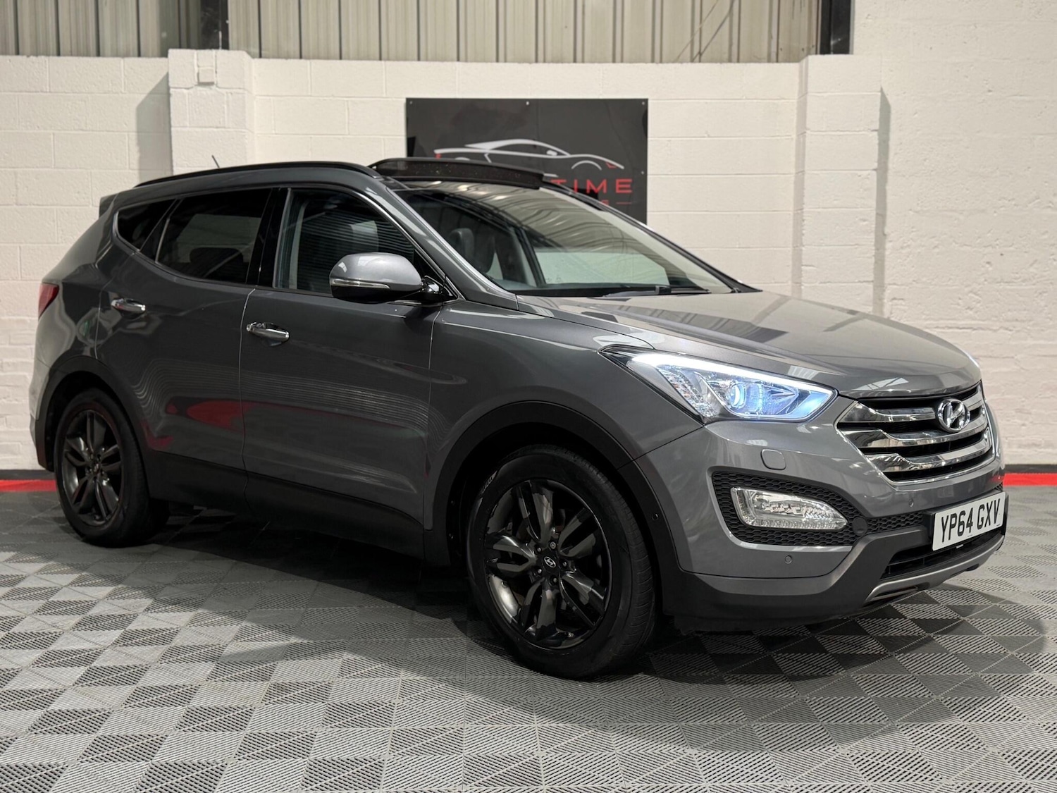 Used Hyundai Santa Fe 2014 for sale - 78127830: Photo 1