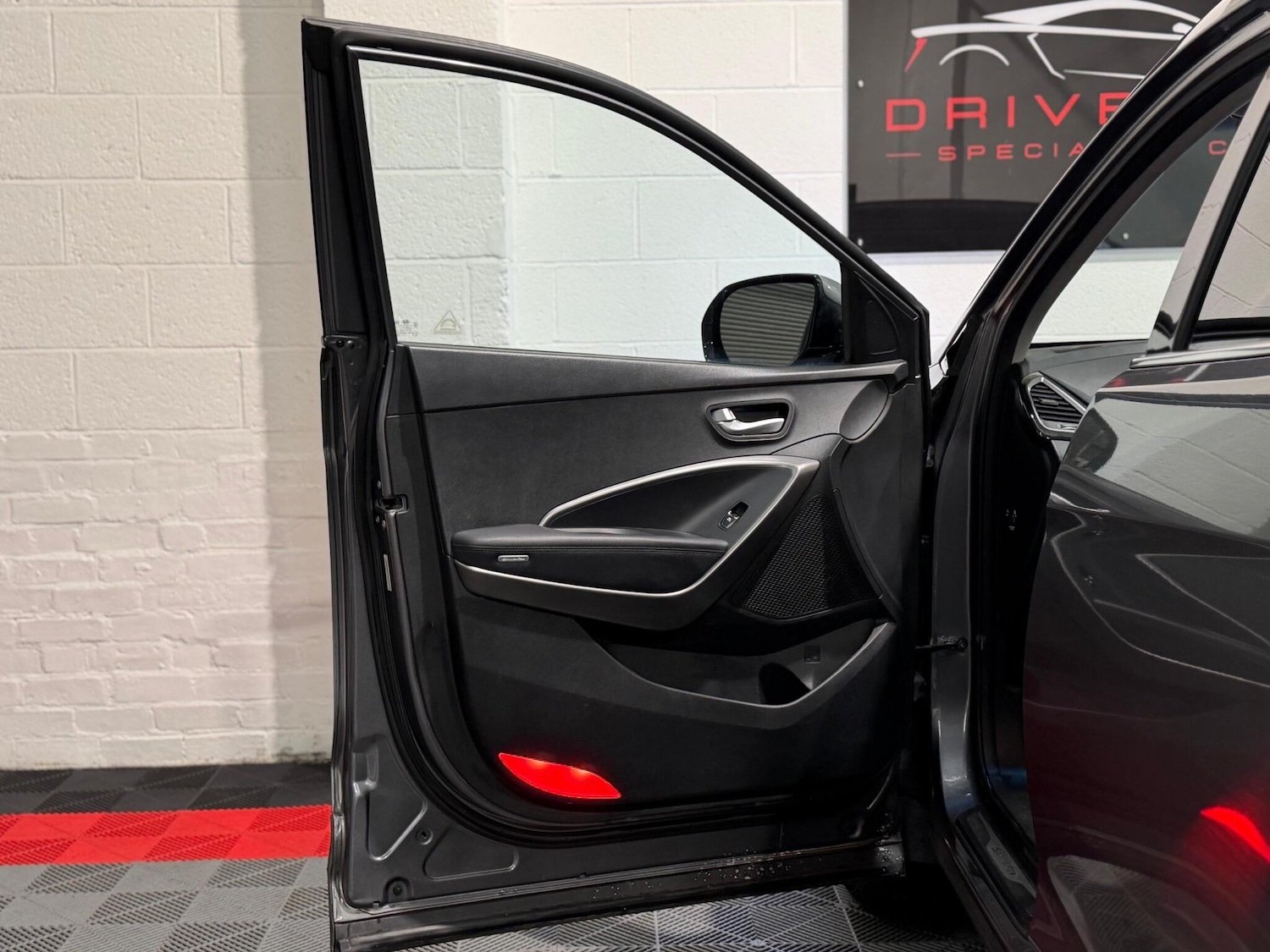 Used Hyundai Santa Fe 2014 for sale - 78127830: Photo 15