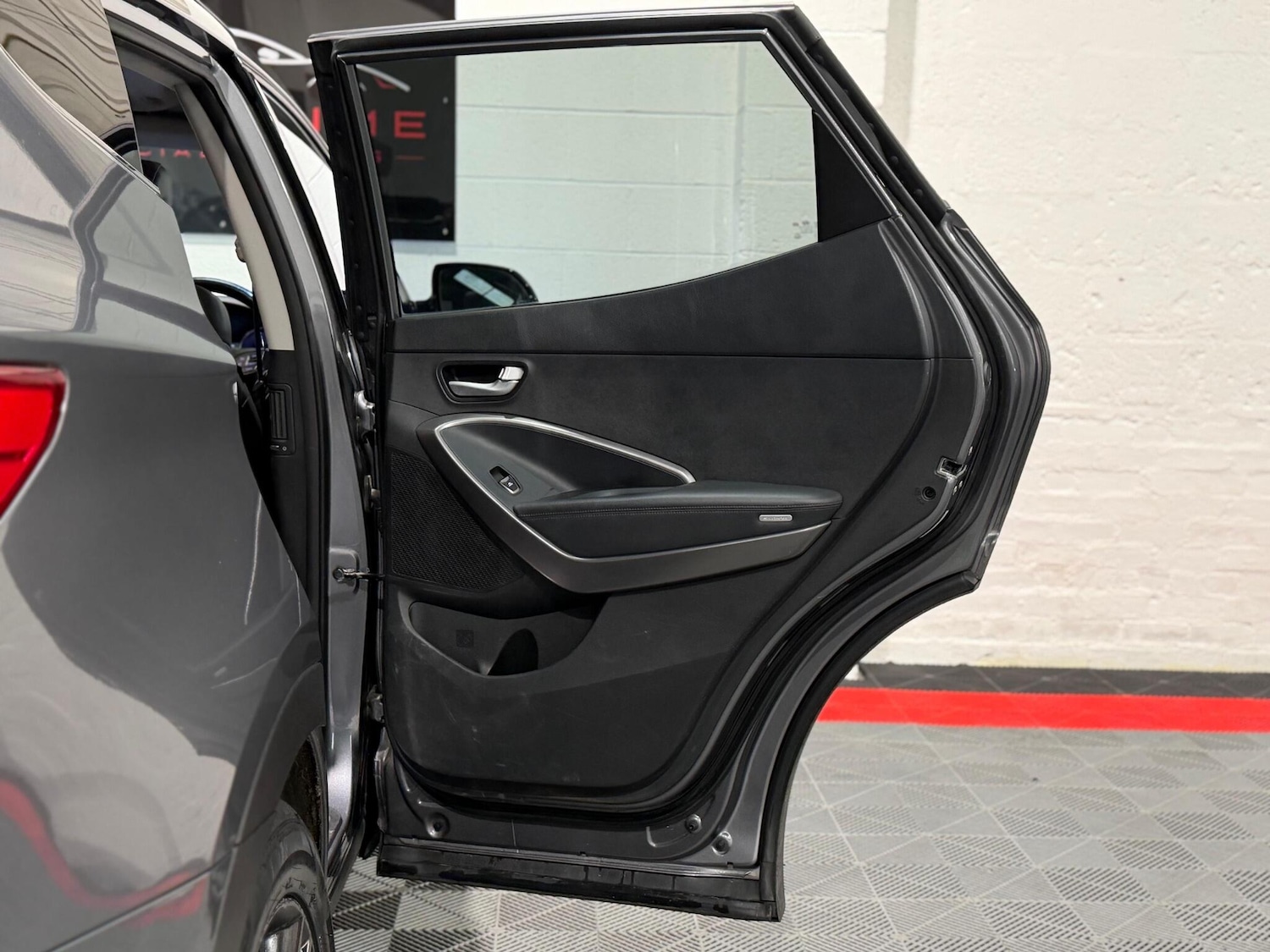 Used Hyundai Santa Fe 2014 for sale - 78127830: Photo 16