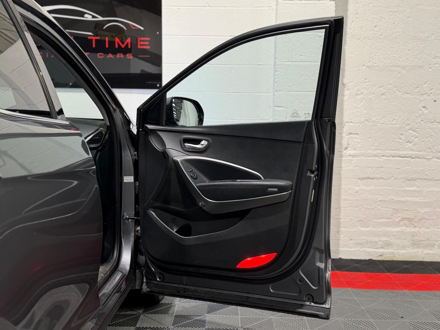 Used Hyundai Santa Fe 2014 for sale - 78127830: Photo 17