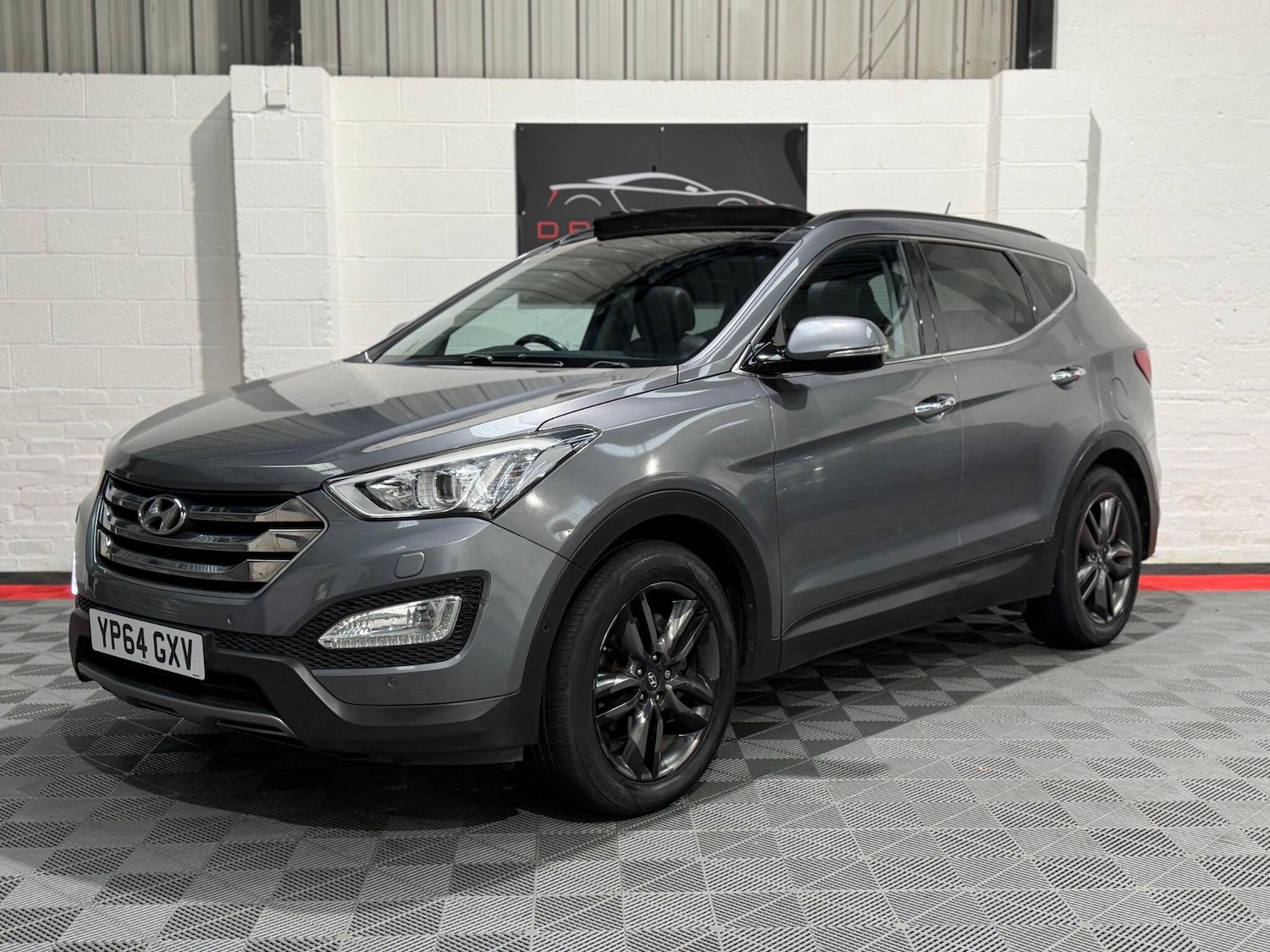 Used Hyundai Santa Fe 2014 for sale - 78127830: Photo 2