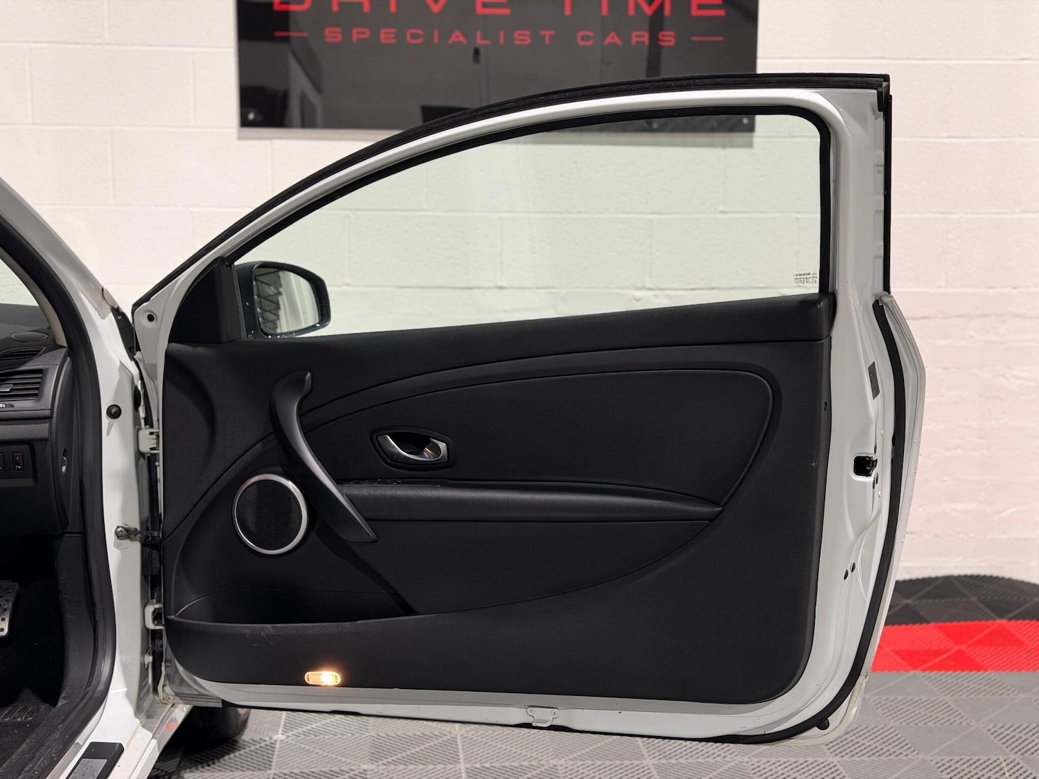 Used Renault Megane 2010 for sale - 76926174: Photo 17