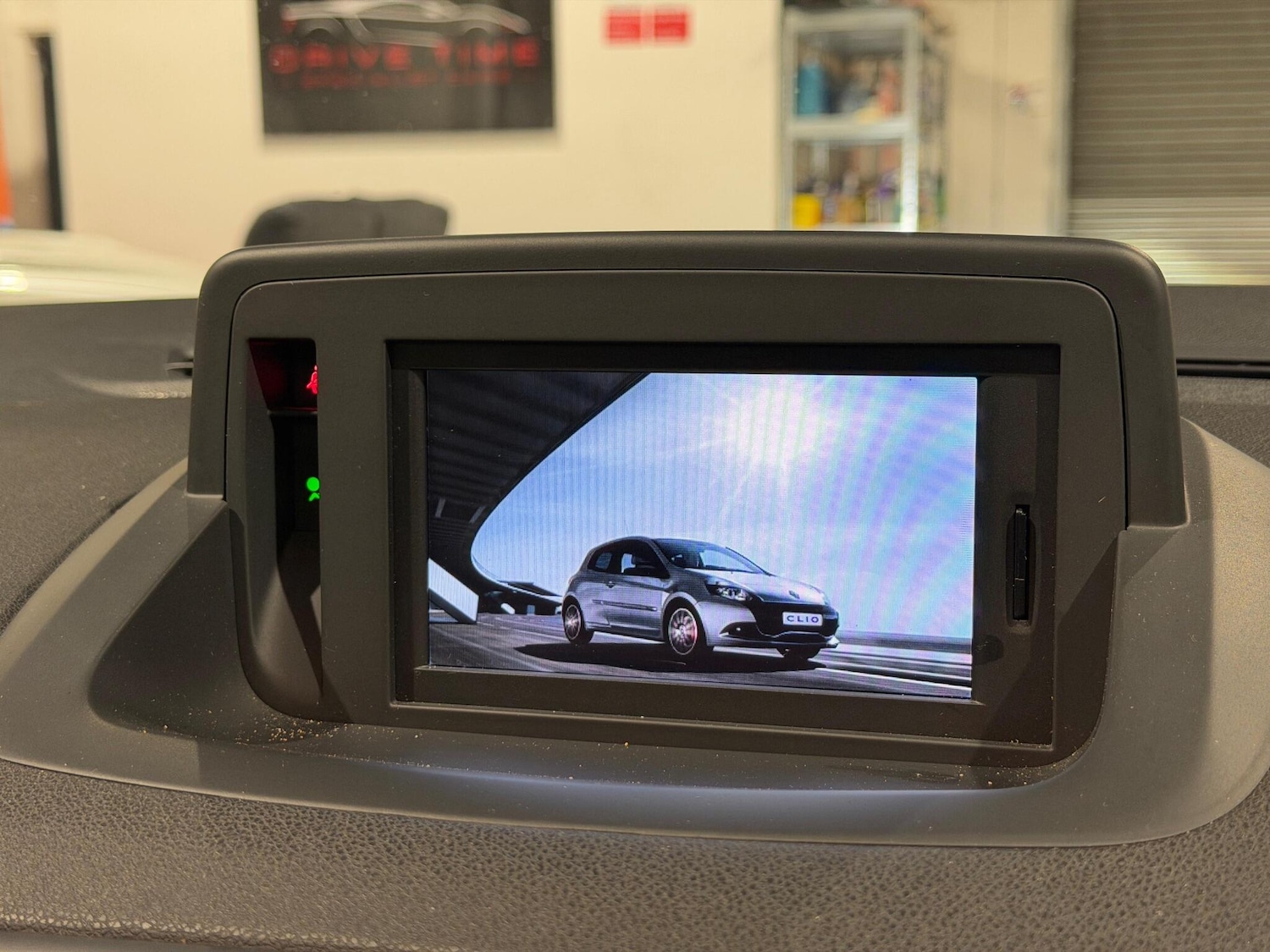 Used Renault Megane 2010 for sale - 76926174: Photo 26