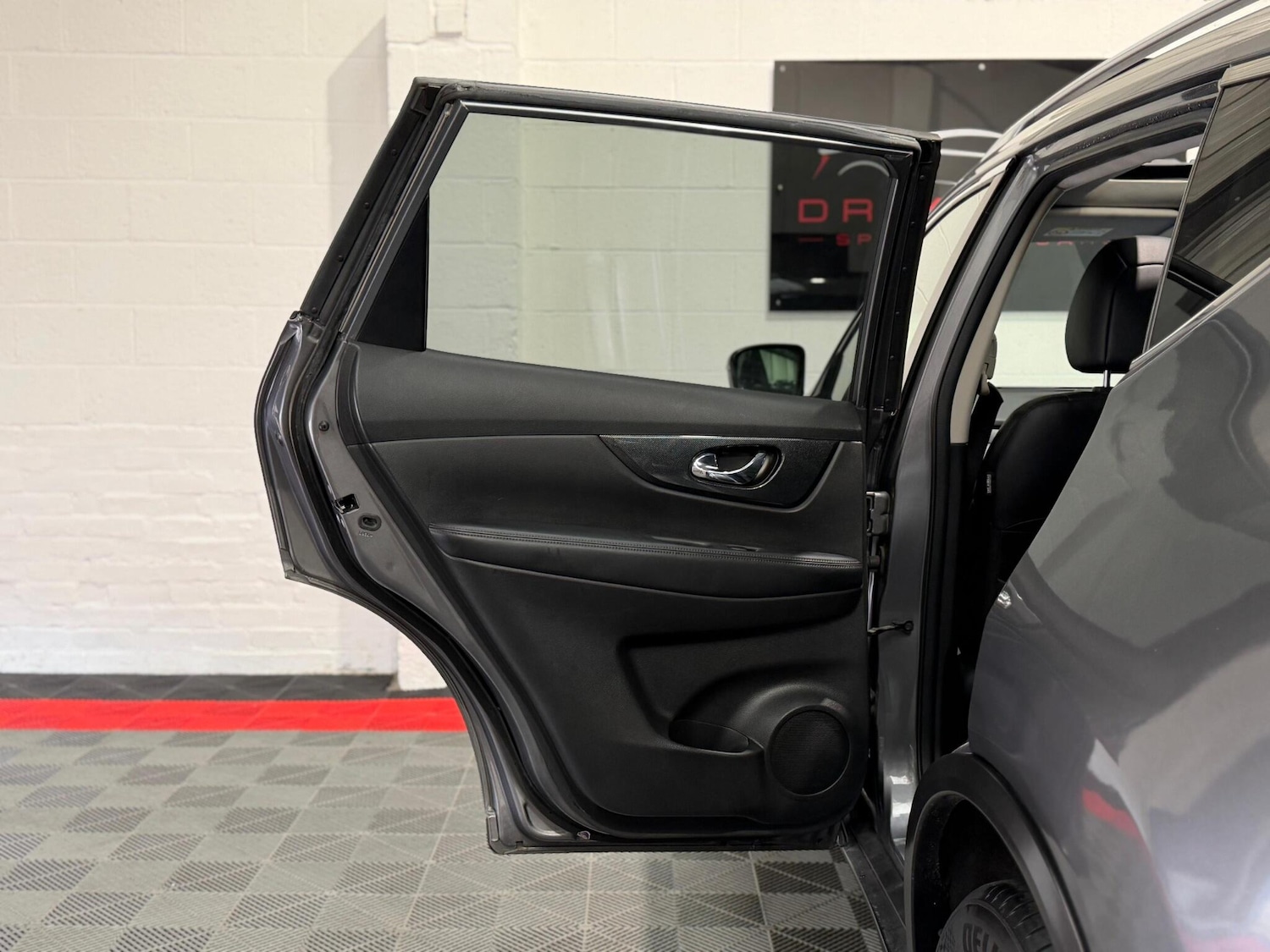 Used Nissan X-Trail 2014 for sale - 77683120: Photo 24