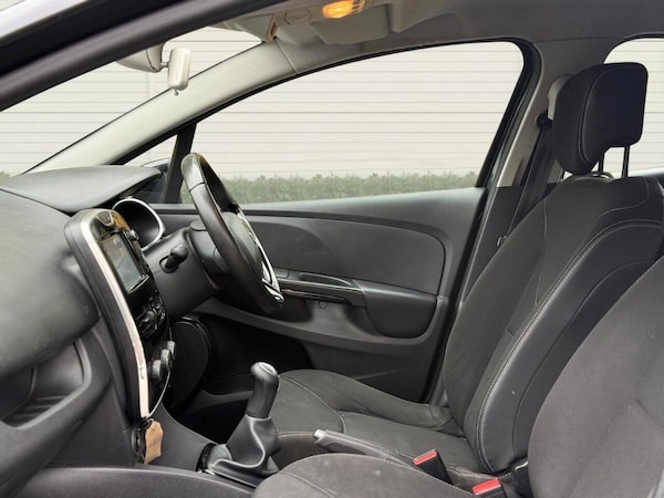 Used Renault Clio 2016 for sale - 76306245: Photo 24