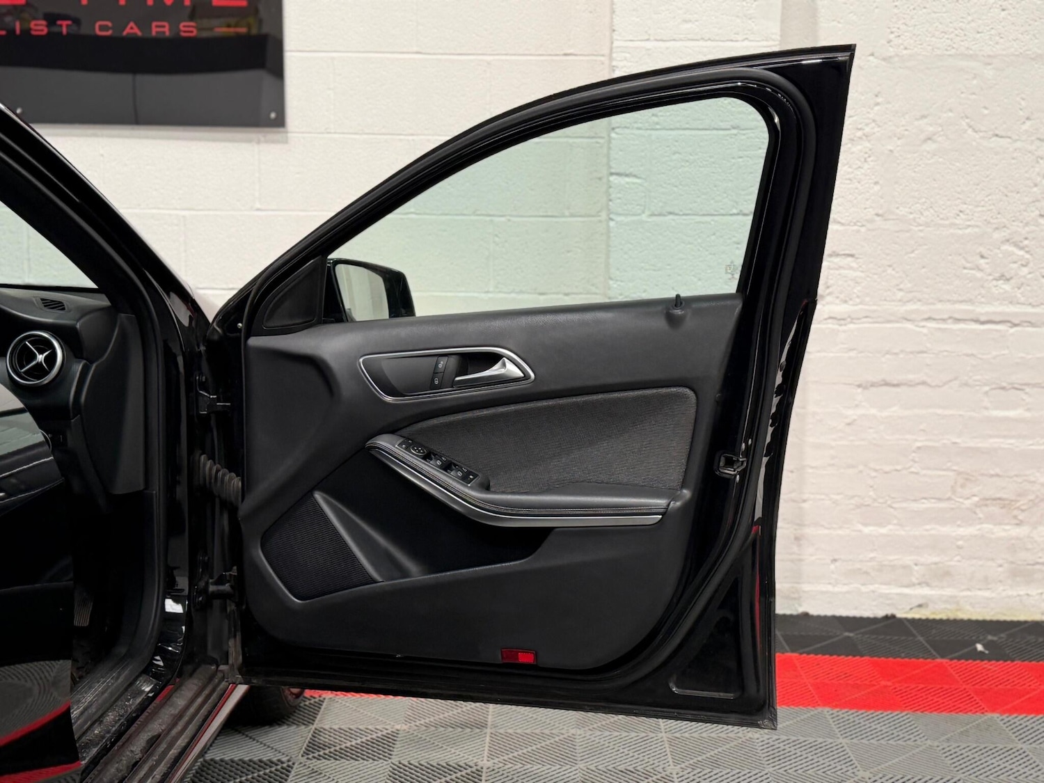 Used Mercedes-Benz A-Class 2014 for sale - 77993829: Photo 21