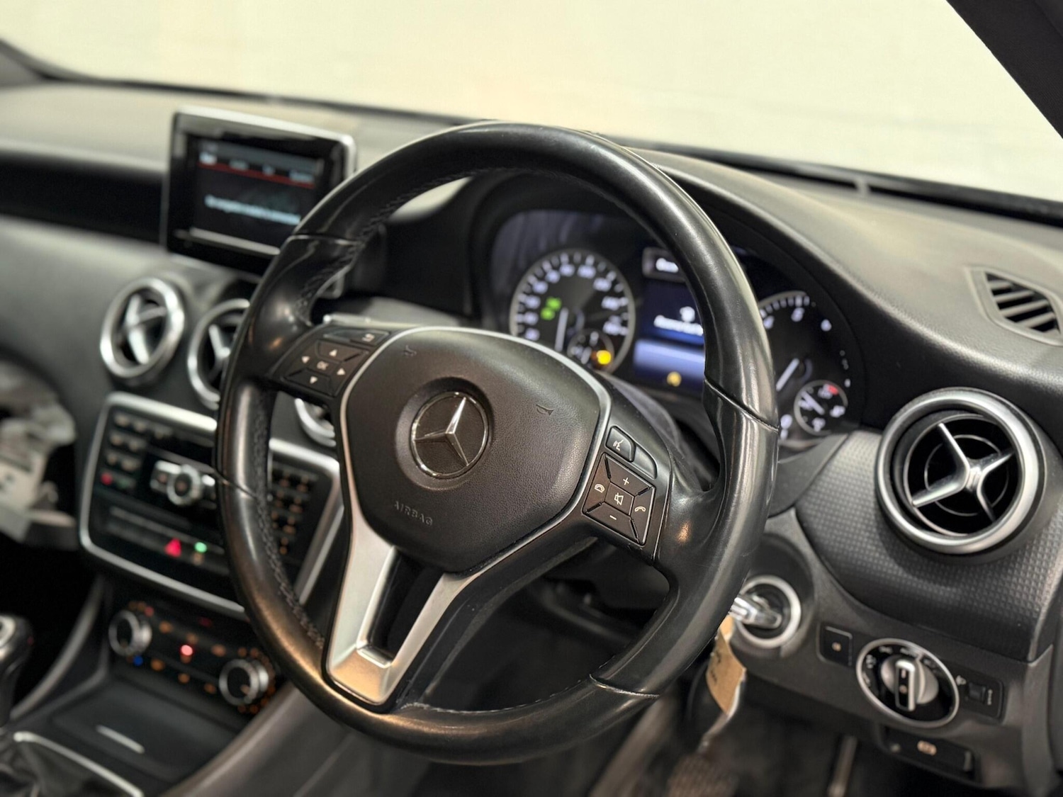 Used Mercedes-Benz A-Class 2014 for sale - 77993829: Photo 34