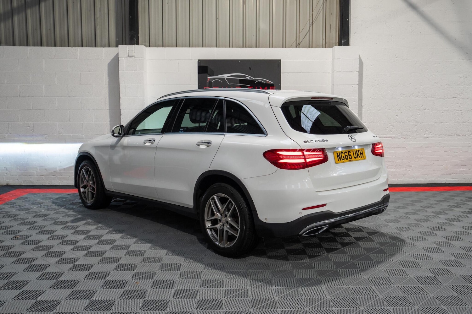 Used Mercedes-Benz GLC 2016 for sale - 76619638: Photo 4