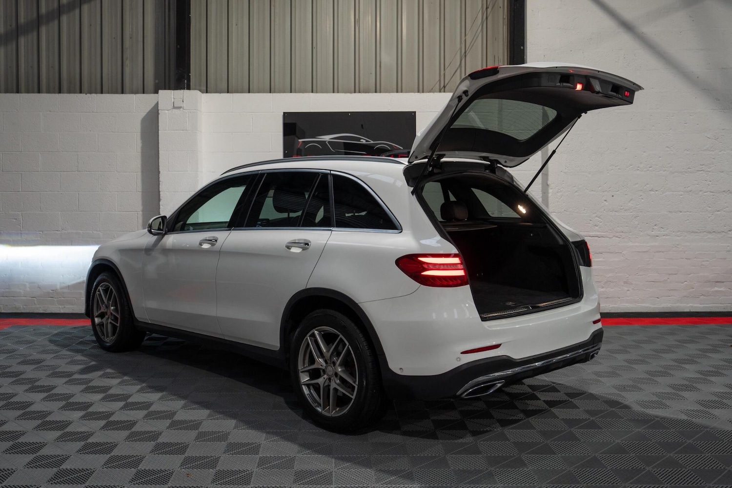 Used Mercedes-Benz GLC 2016 for sale - 76619638: Photo 5