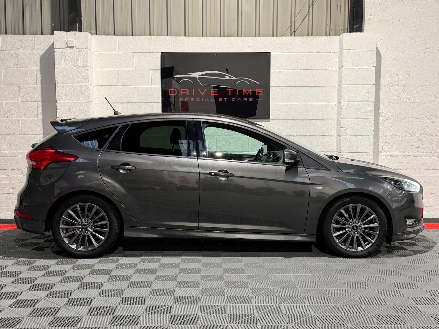 Used Ford Focus 2017 for sale - 76700692: Photo 14