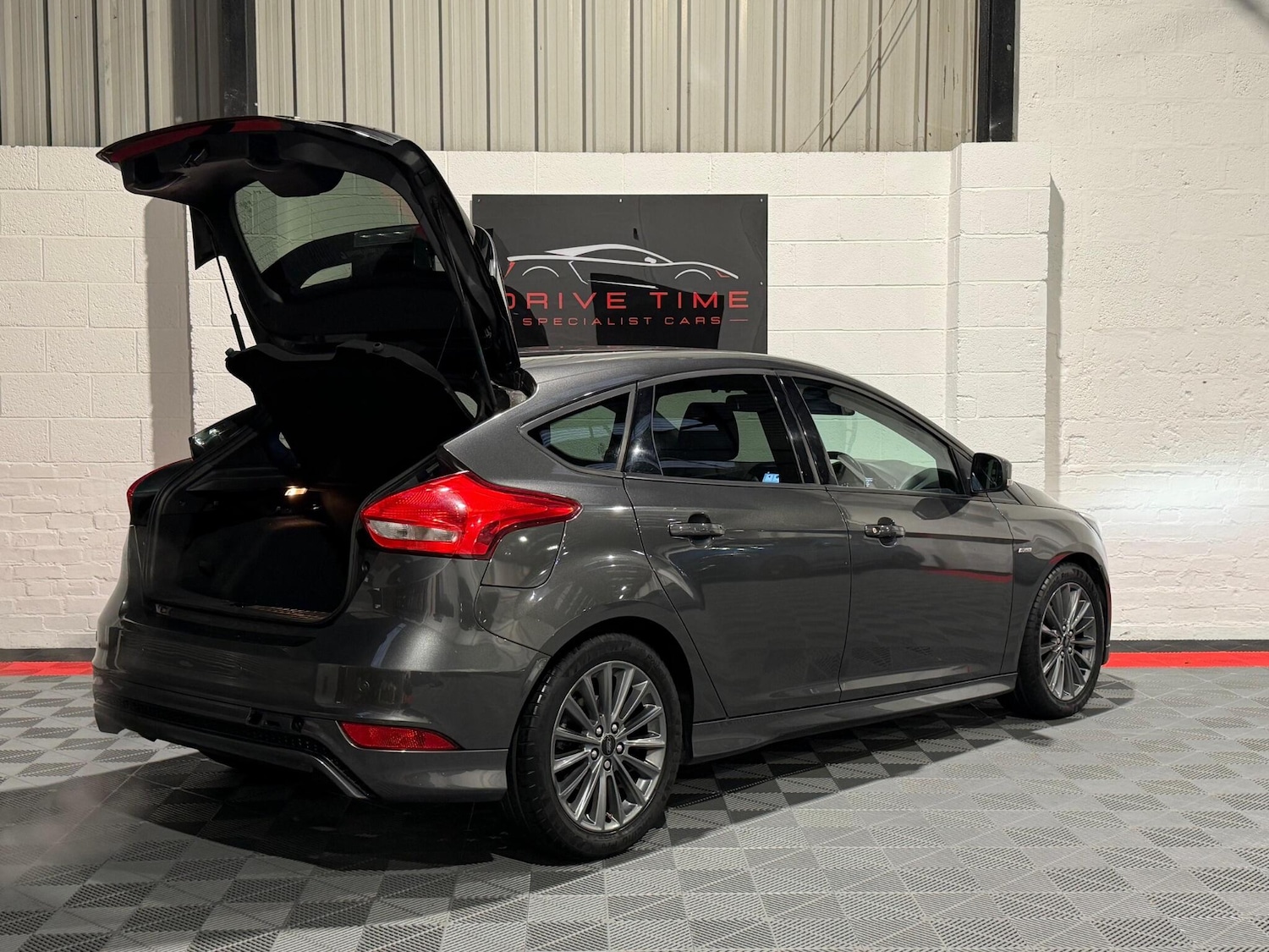 Used Ford Focus 2017 for sale - 76700692: Photo 17