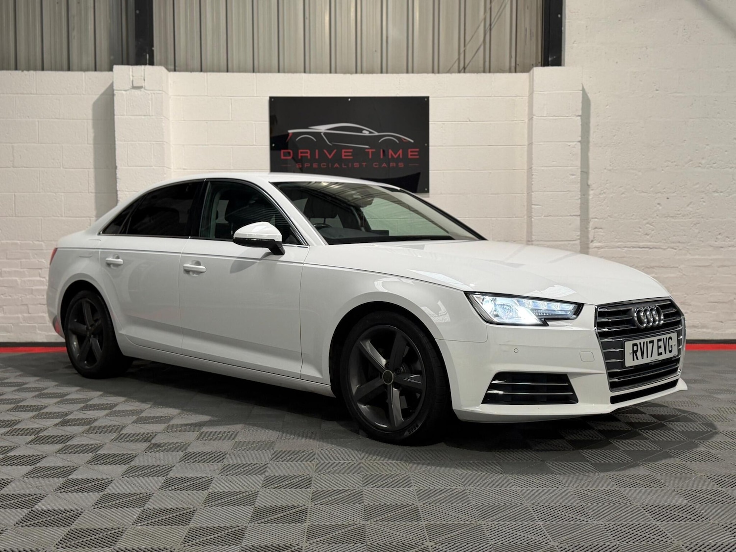 Used Audi A4 2017 for sale - 77892381: Photo 1