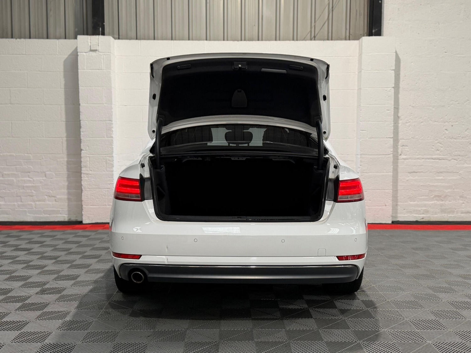 Used Audi A4 2017 for sale - 77892381: Photo 10