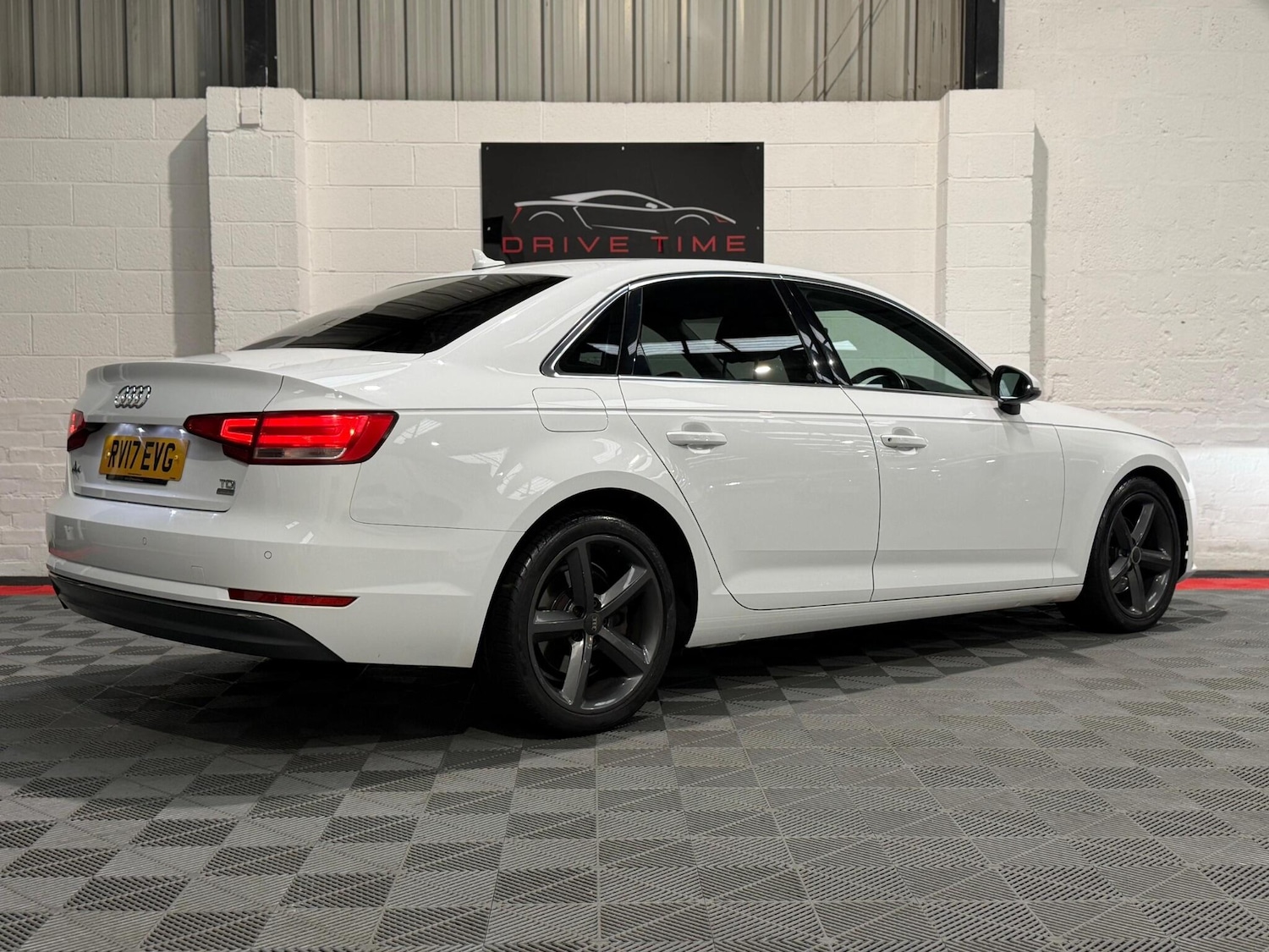 Used Audi A4 2017 for sale - 77892381: Photo 12