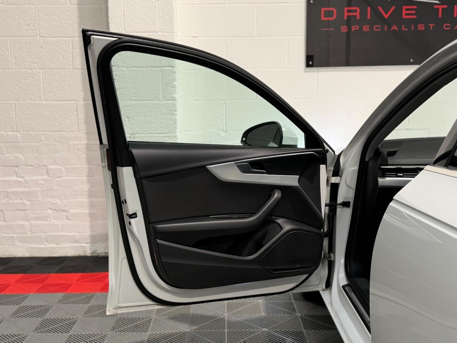 Used Audi A4 2017 for sale - 77892381: Photo 19