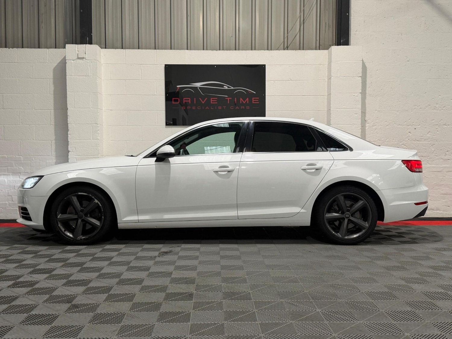 Used Audi A4 2017 for sale - 77892381: Photo 6