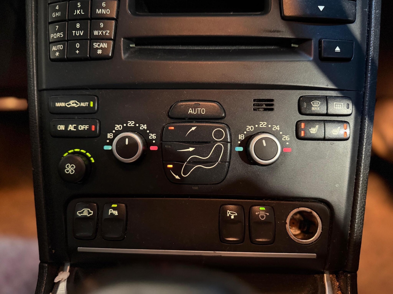 Used Volvo XC90 2012 for sale - 77783291: Photo 37