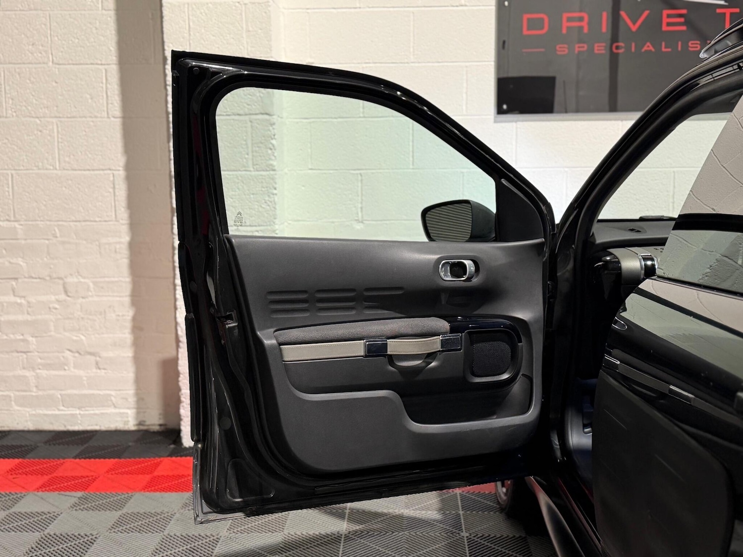 Used Citroen C4 Cactus 2017 for sale - 77166624: Photo 19