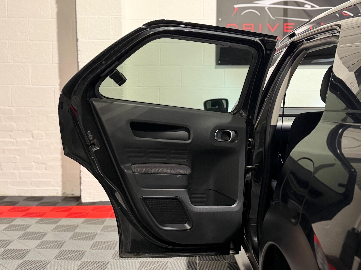 Used Citroen C4 Cactus 2017 for sale - 77166624: Photo 20