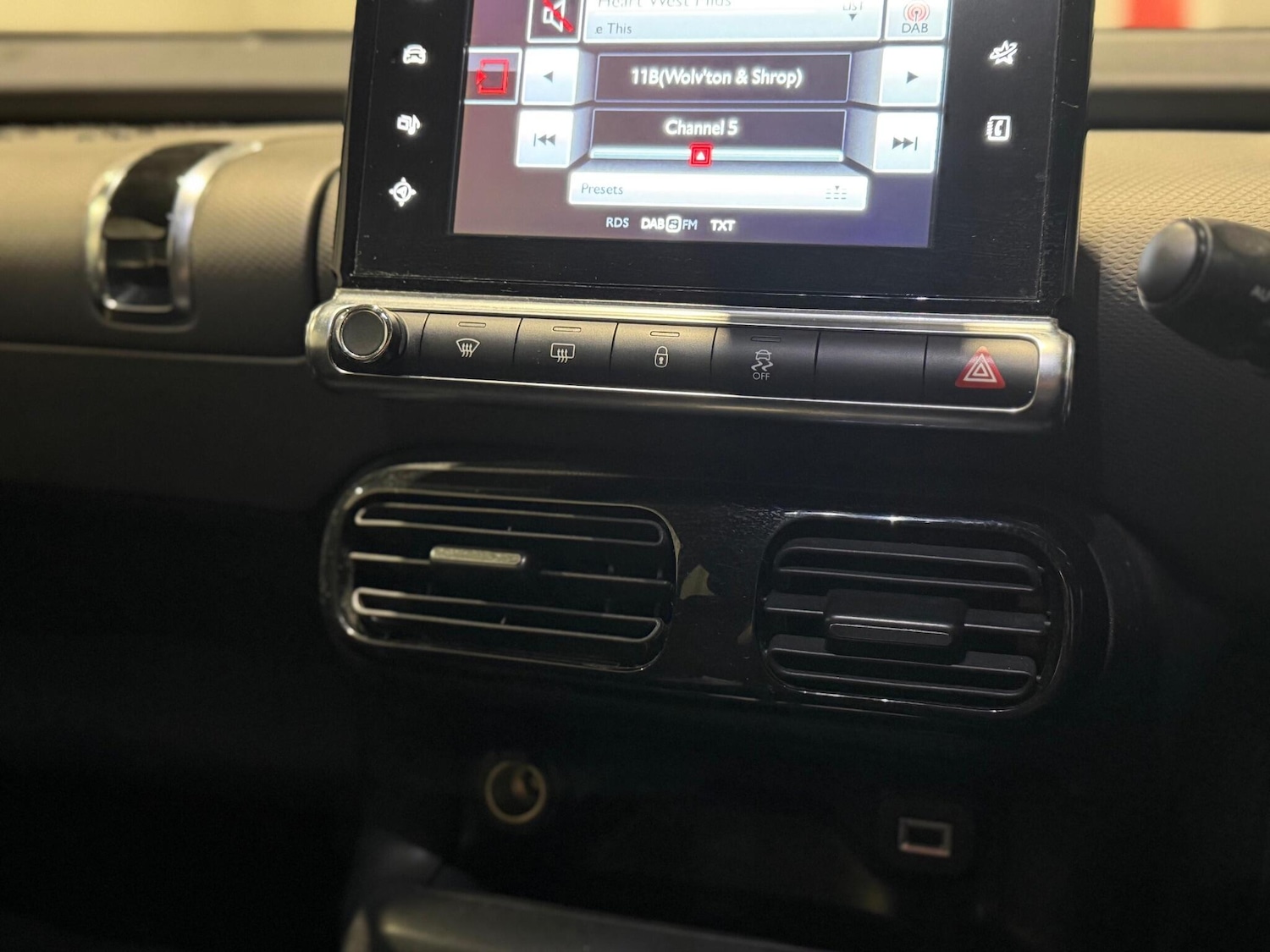 Used Citroen C4 Cactus 2017 for sale - 77166624: Photo 28