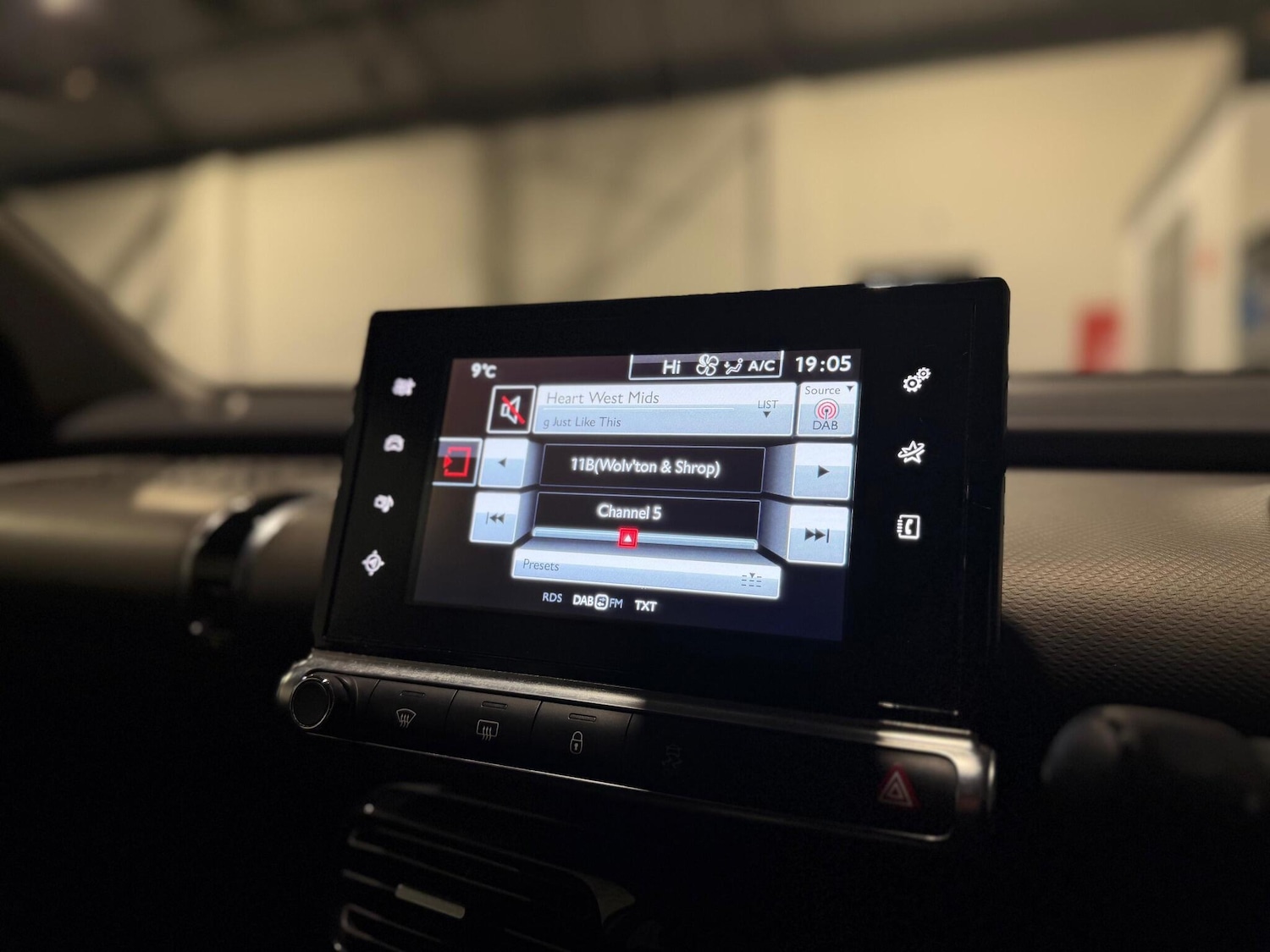 Used Citroen C4 Cactus 2017 for sale - 77166624: Photo 30