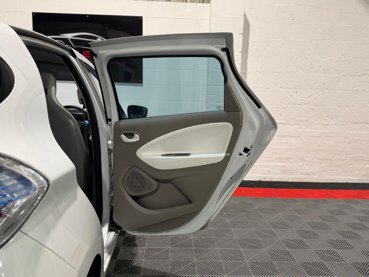 Used Renault Zoe for sale - 77331758: Photo 25